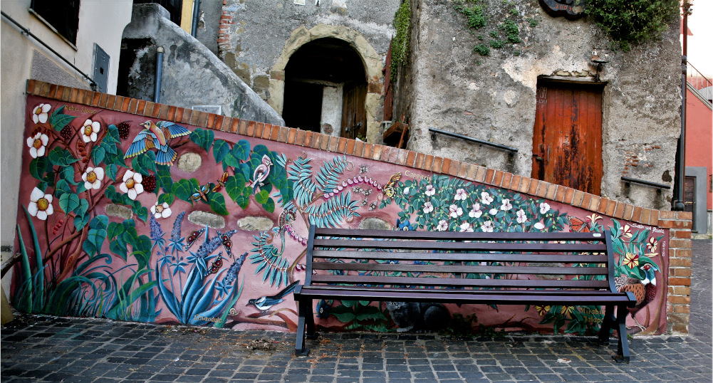 Murale con Fiori e Animali
