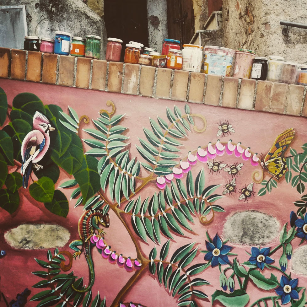 Murale esterno con animali